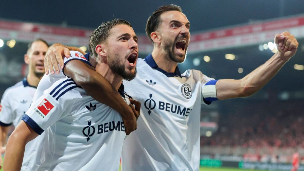 kemenangan schalke 04 - ilustrasi berita Robin Gosens jadi kunci kemenangan Schalke 04 3-1 atas Union Berlin