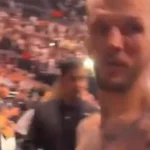 Petugas Menahan Hooker Saat Suporter Prancis Mengejek ‘The Hangman’